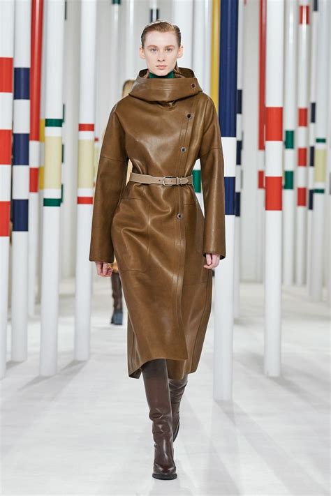 collezione hermes estate 2020|At the Paris Fashion Week Hermès Fall 2020 show, minimalism .